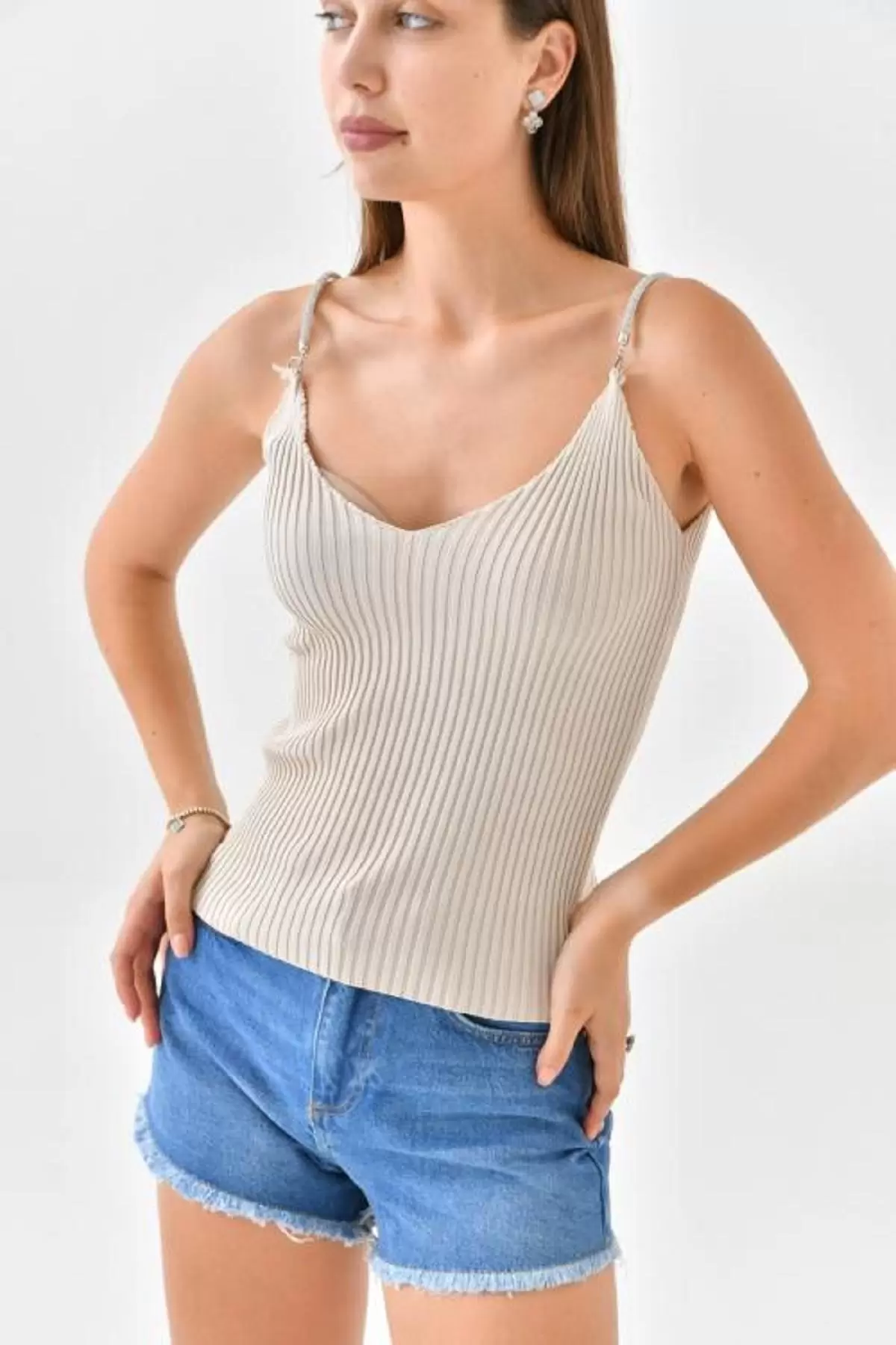 Askılı Sim Detaylı Bej Kadın Triko Crop Top