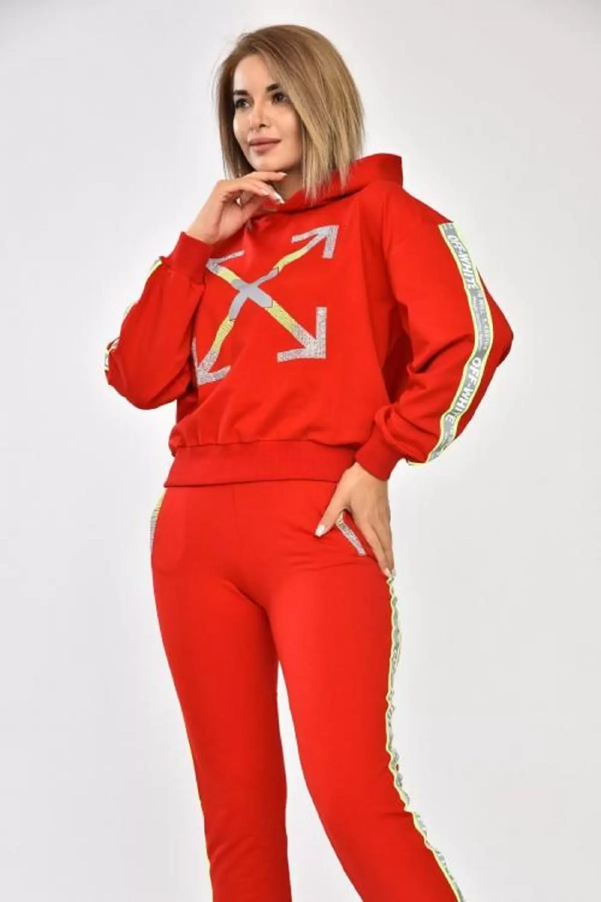 Baskılı ve Yandan Şeritli Kapüşonlu Kırmızı Kadın Eşofman Takım