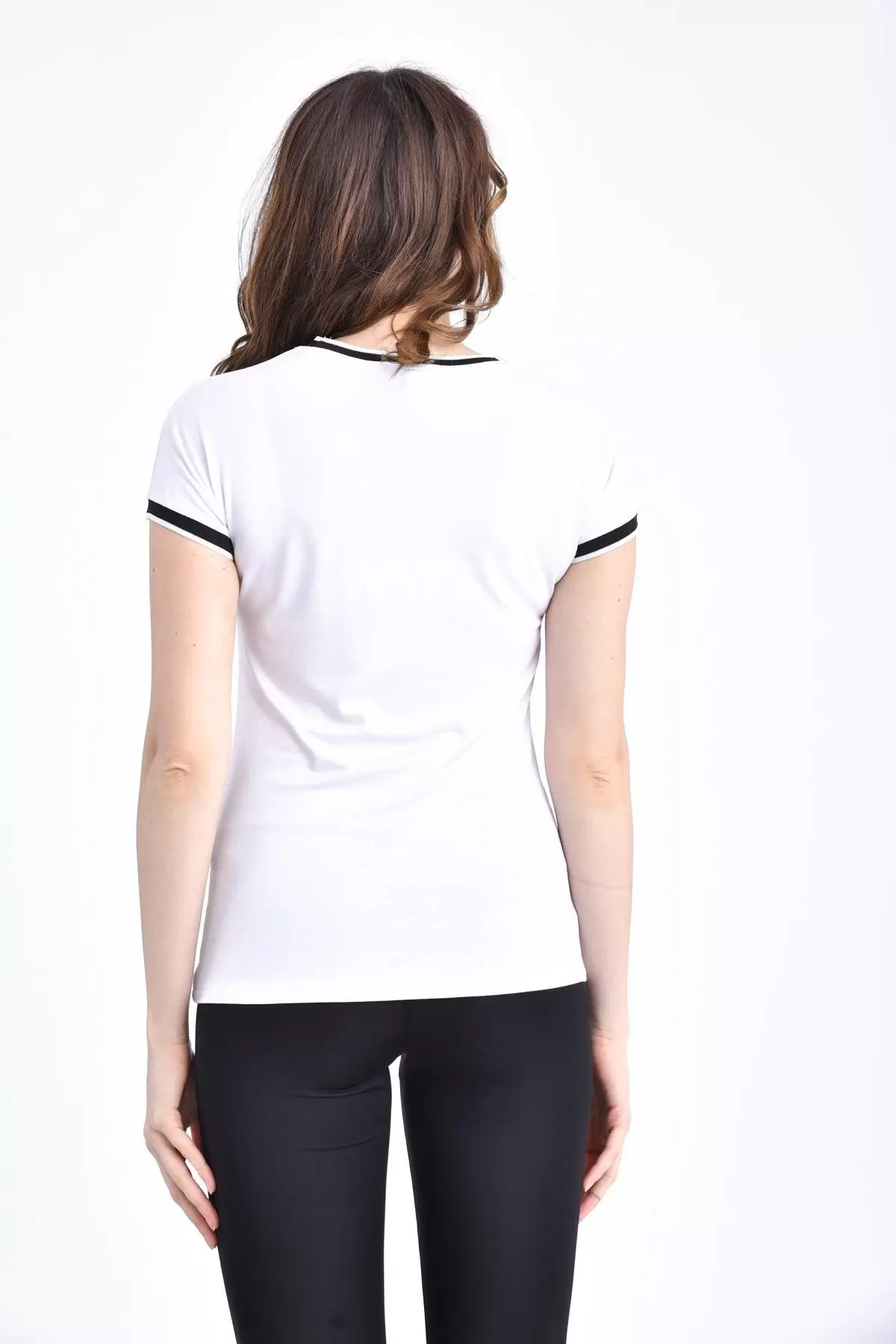 Bisiklet Yaka Kısa Kollu Baskılı ve Taşlı Beyaz Kadın Tişört