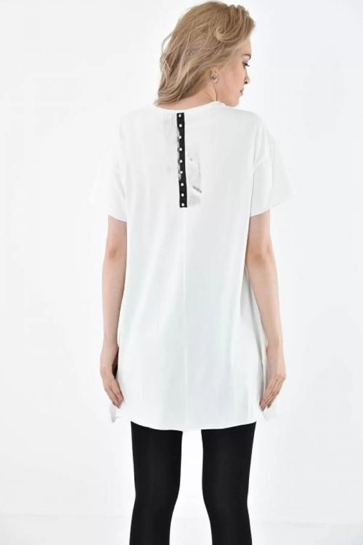 Bisiklet Yaka Taşlı ve Baskılı Beyaz Kadın Bluz