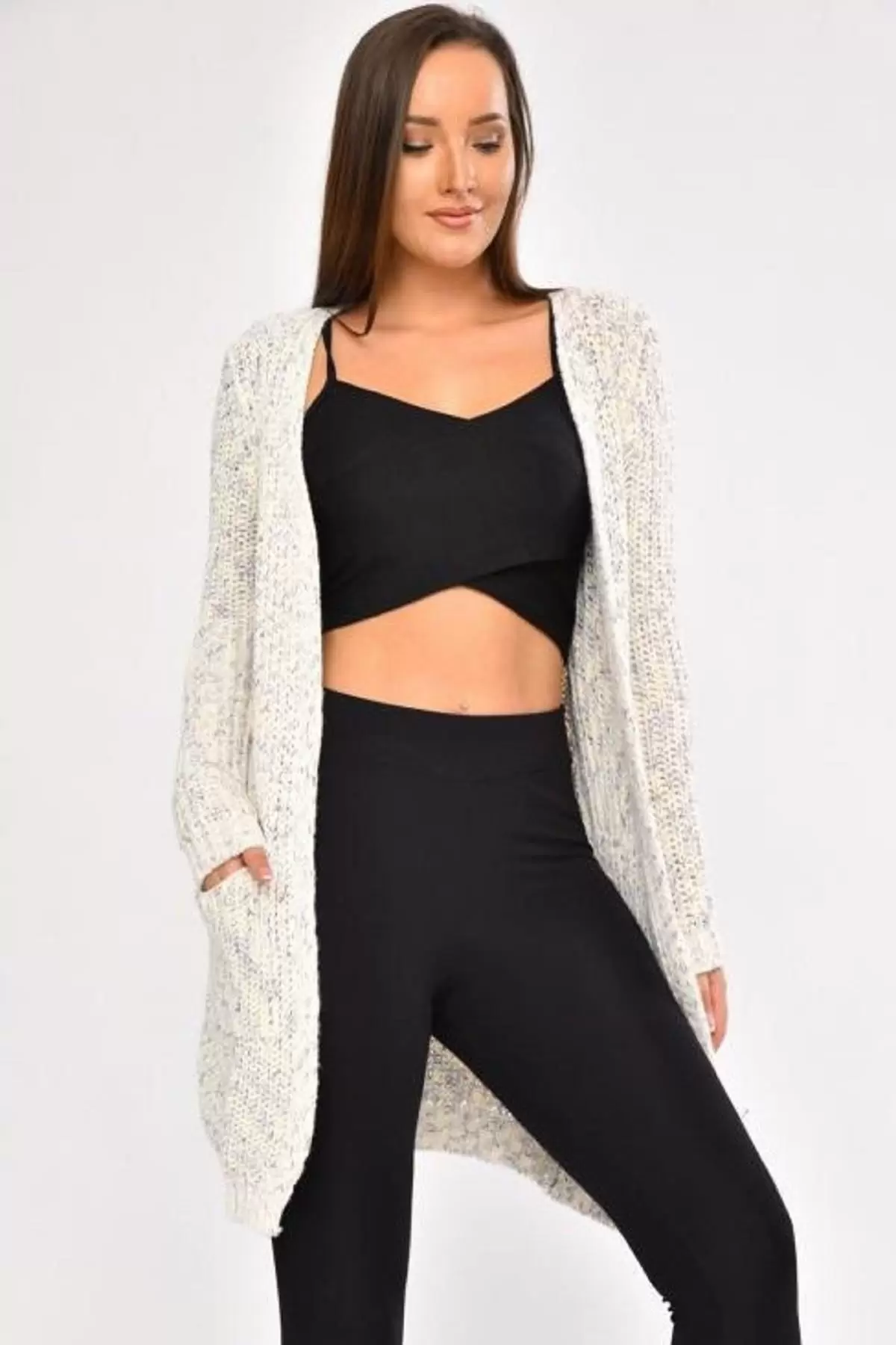 Çift Cepli ve Uzun Kollu Ekru Kadın Triko Hırka