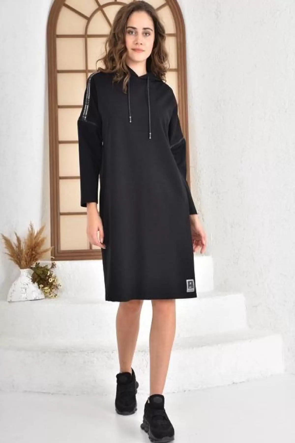 Kapüşonlu Koldan Fermuarlı Omuzdan Şeritli Cepli Siyah Kadın Elbise