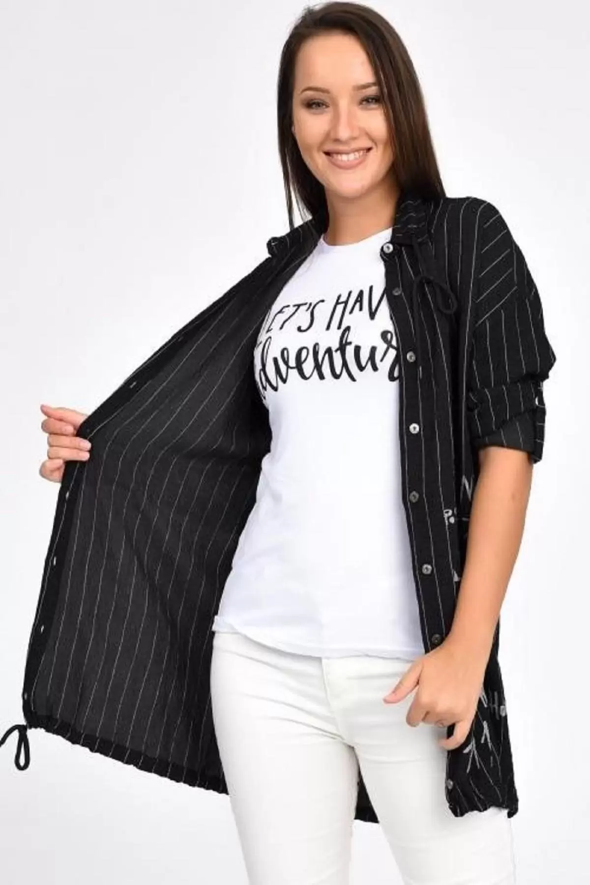 Kolları Katlanabilir Penyeli ve Bağcıklı Siyah Kadın Gömlek