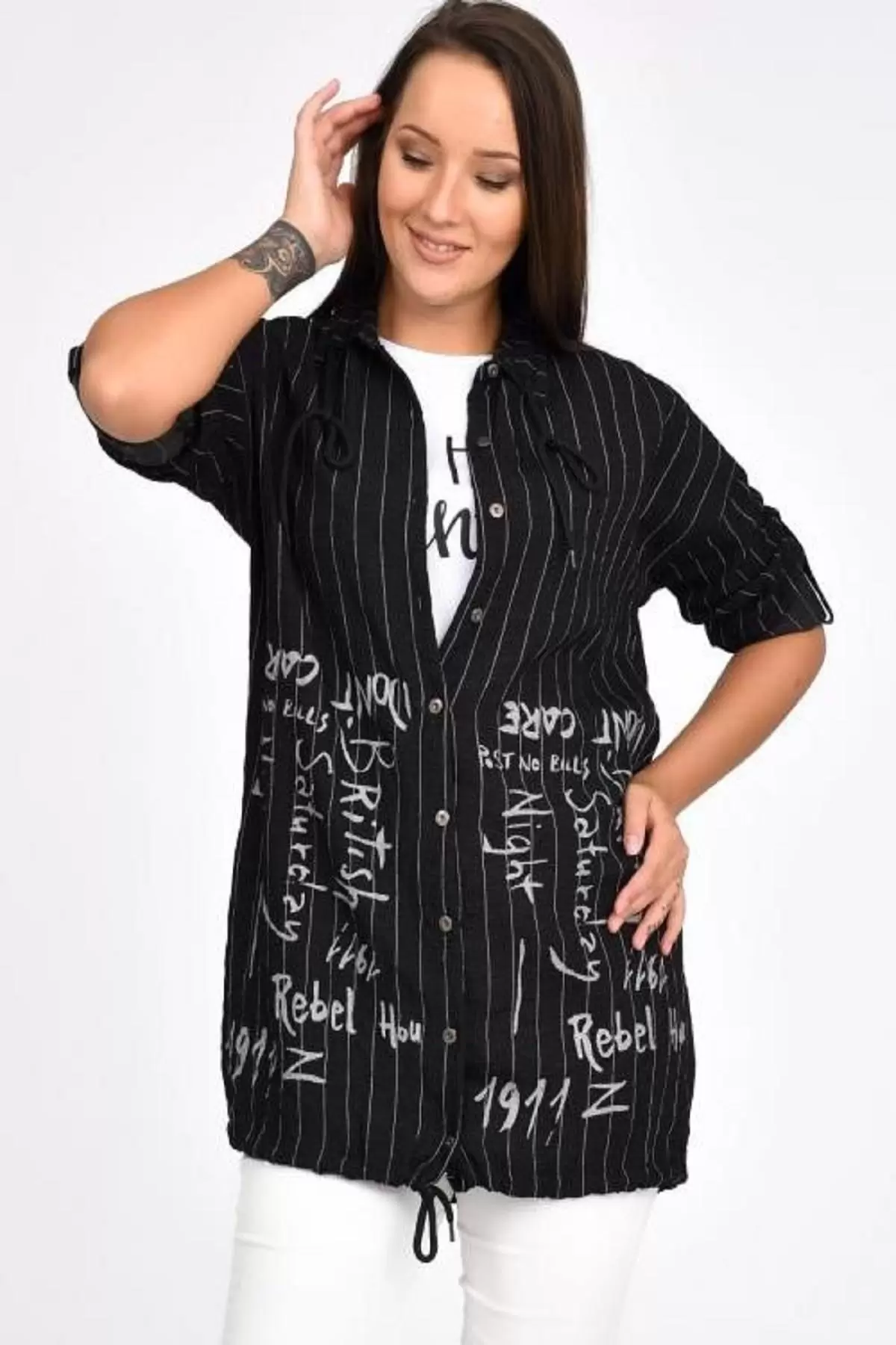 Kolları Katlanabilir Penyeli ve Bağcıklı Siyah Kadın Gömlek