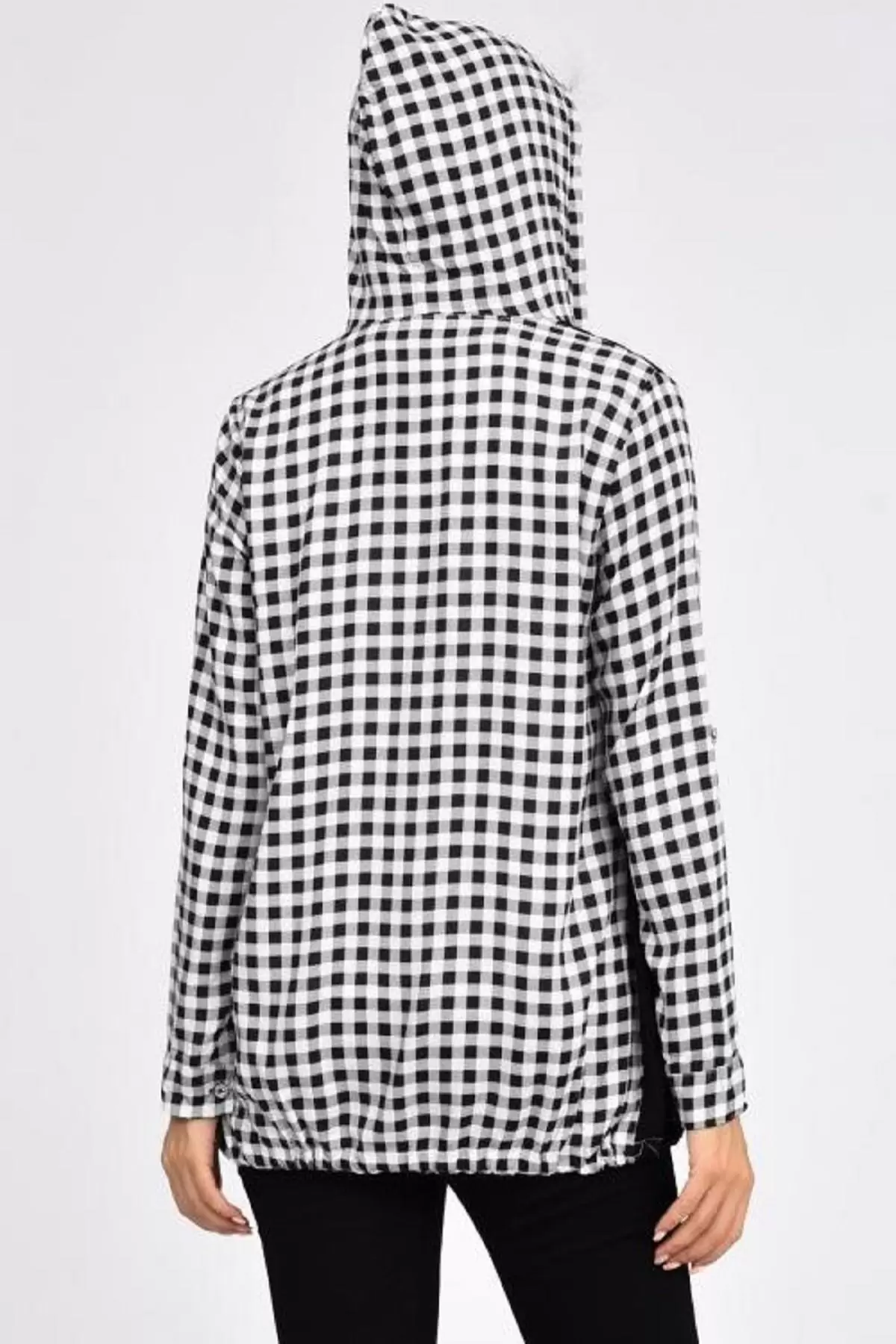 Kolları Katlanabilir Penyeli ve Yandan Cepli Kapüşonlu Beyaz Kadın Gömlek