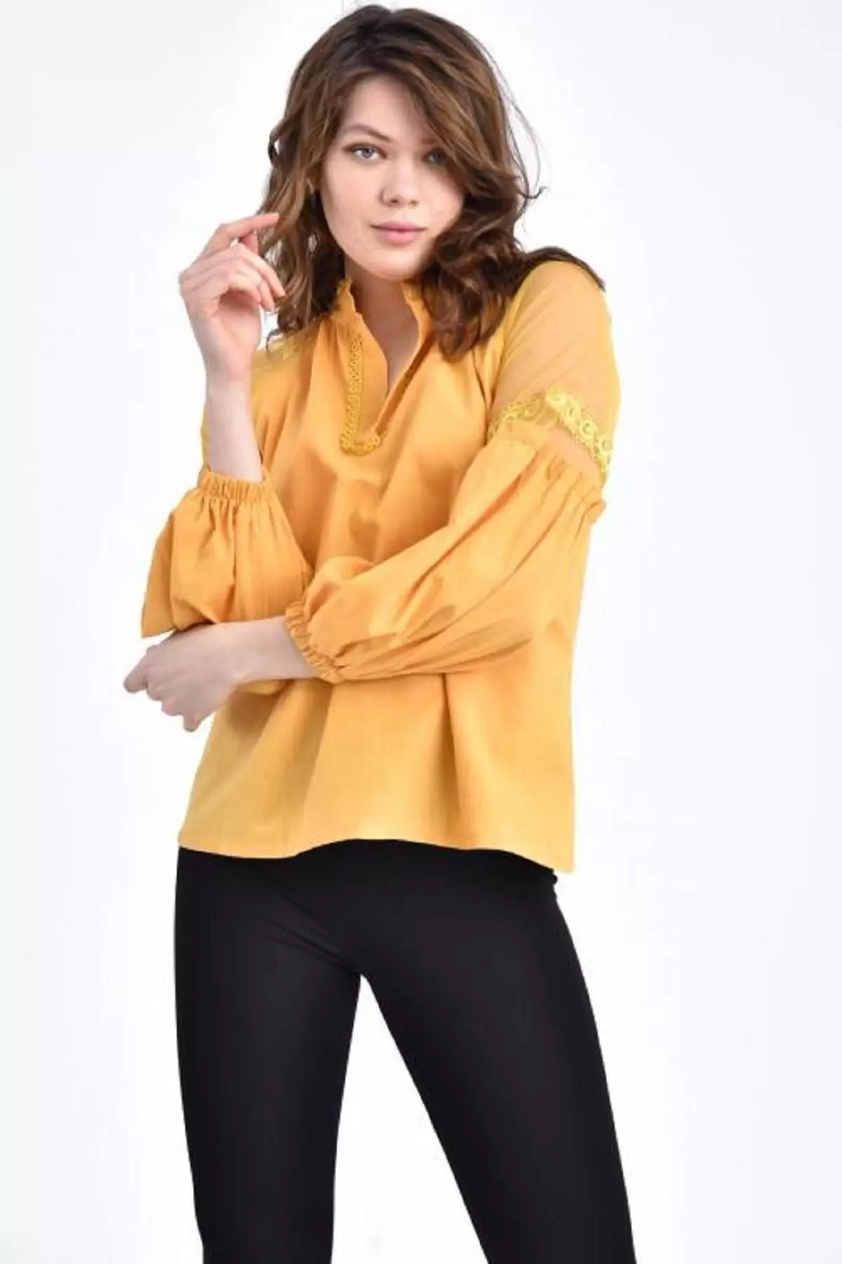 V Yaka Tül ve Dantelli Uzun Kollu Hardal Kadın Bluz
