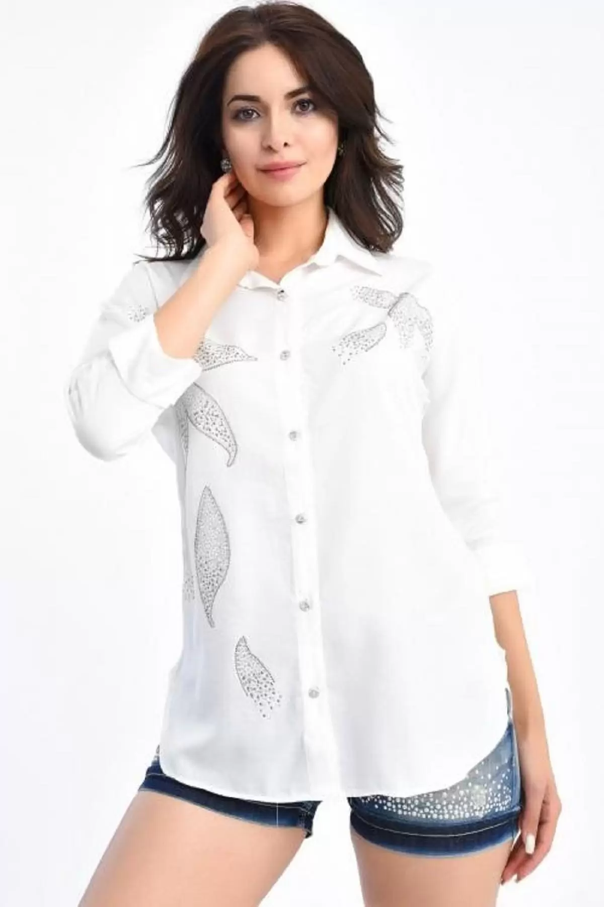 Yaprak Taş Dizili Kısa Kollu Beyaz Kadın Gömlek