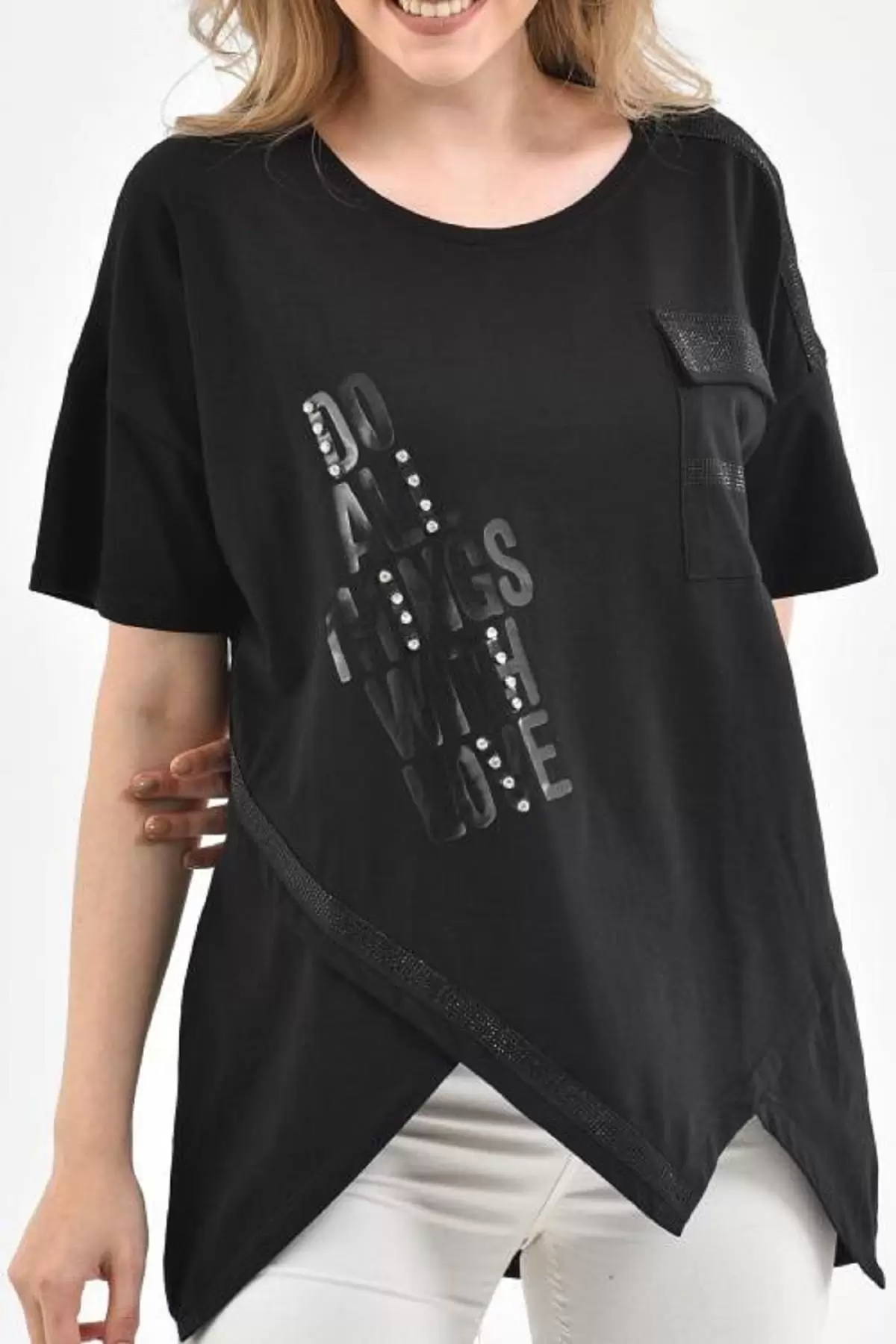 Yuvarlak Yaka Taşlı Baskılı ve Şeritli Asimetrik Kesim Siyah Kadın Bluz