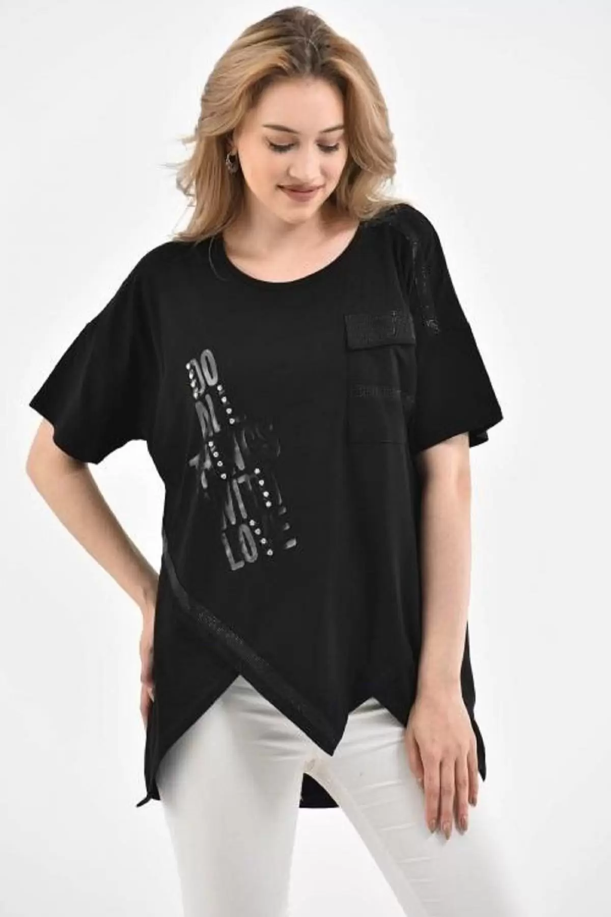 Yuvarlak Yaka Taşlı Baskılı ve Şeritli Asimetrik Kesim Siyah Kadın Bluz