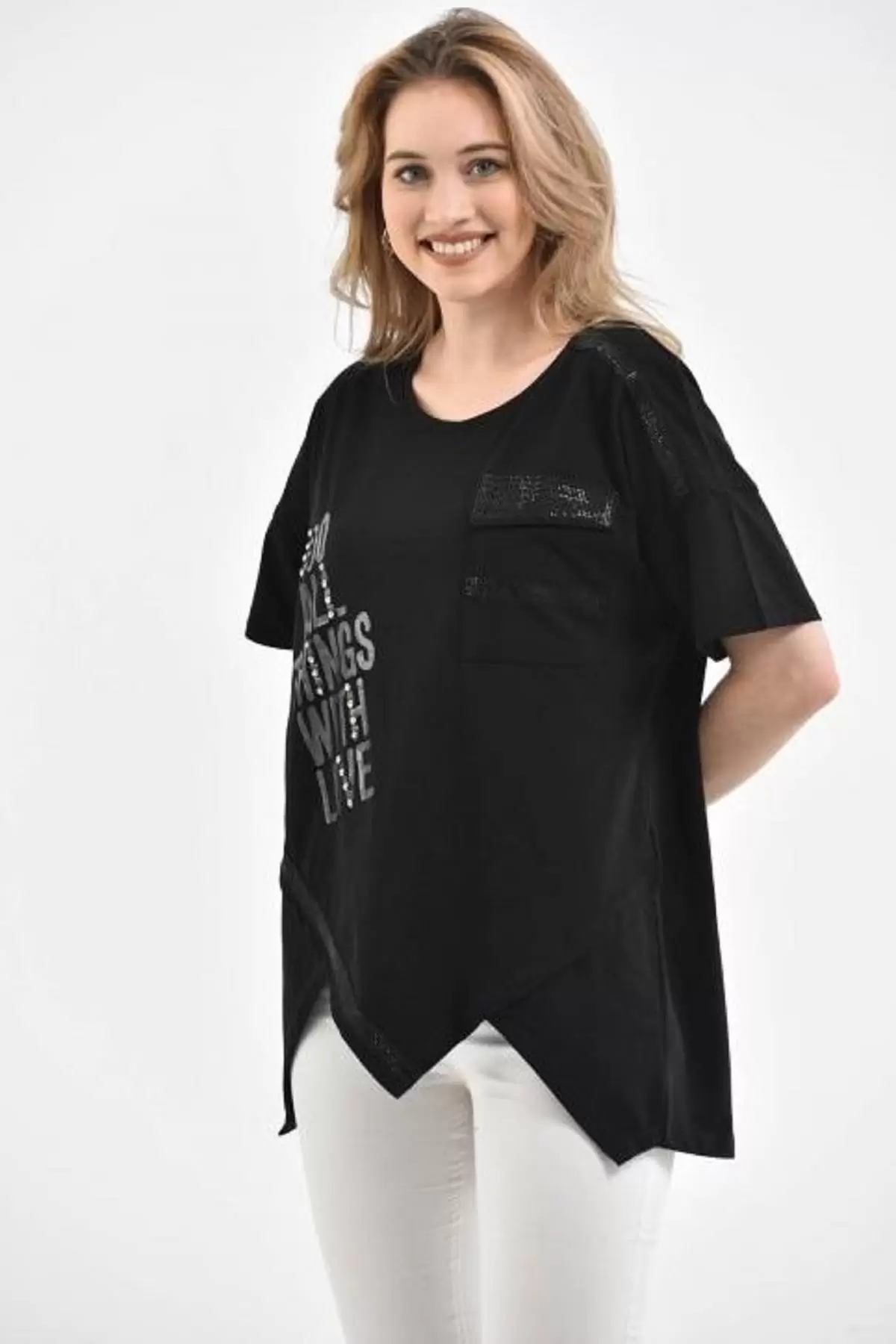 Yuvarlak Yaka Taşlı Baskılı ve Şeritli Asimetrik Kesim Siyah Kadın Bluz