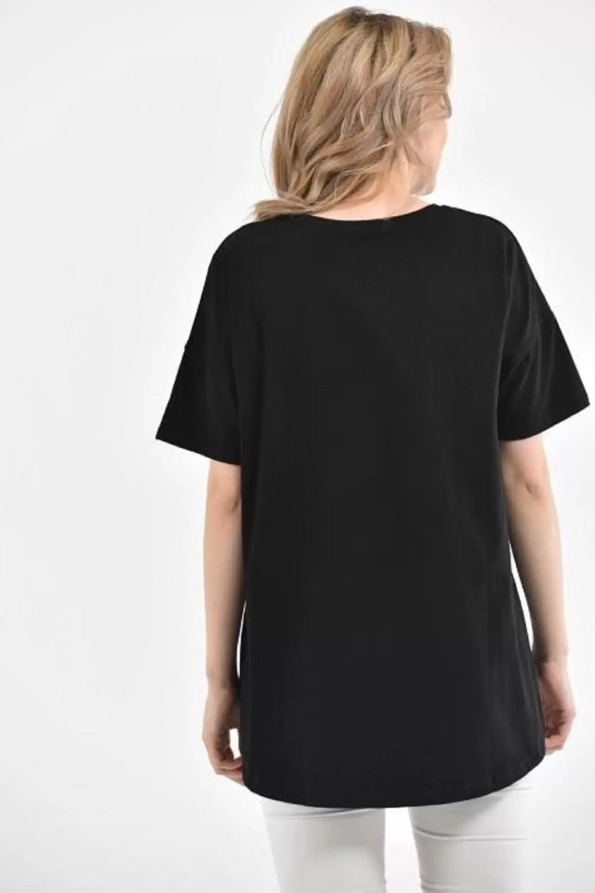 Yuvarlak Yaka Taşlı Baskılı ve Şeritli Asimetrik Kesim Siyah Kadın Bluz