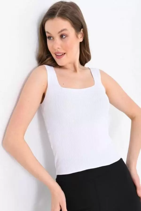 Askılı Kare Yaka Crop Triko Beyaz Kadın Bluz