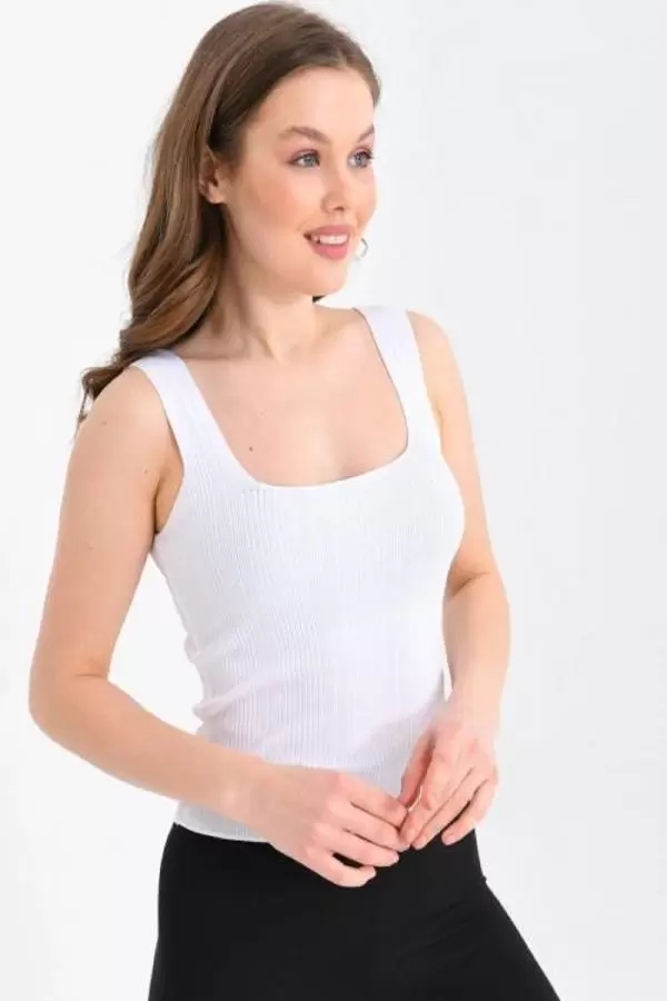 Askılı Kare Yaka Crop Triko Beyaz Kadın Bluz