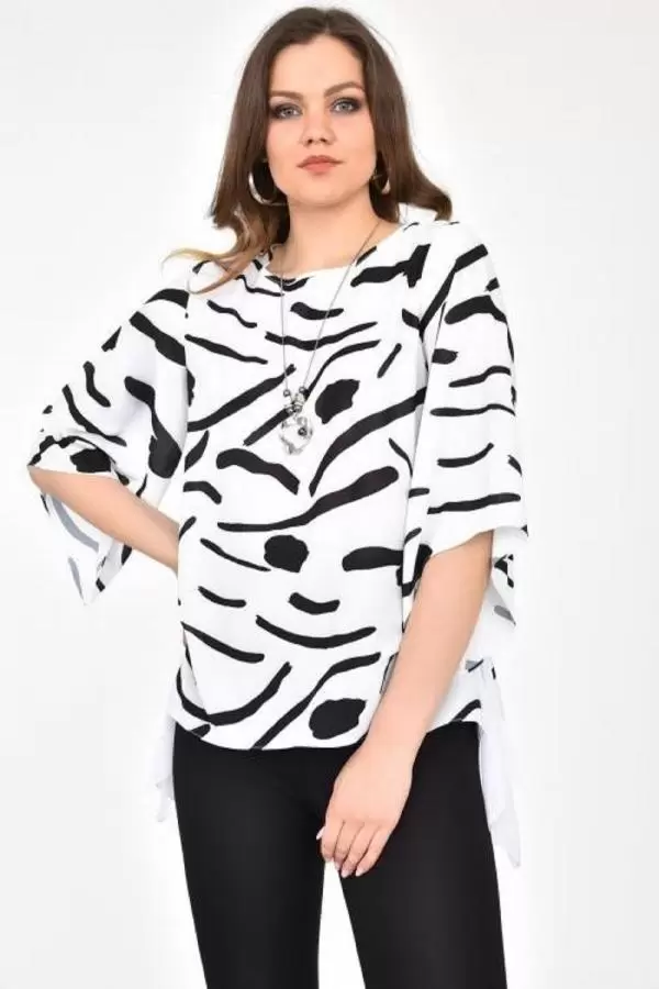 Bisiklet Yaka Yarasa Kollu Takı Detaylı Desenli Beyaz Kadın Bluz