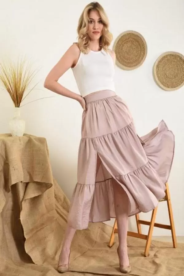 Belden Lastikli iki Yandan Yırtmaçlı Pileli Bej Kloş Kadın Etek