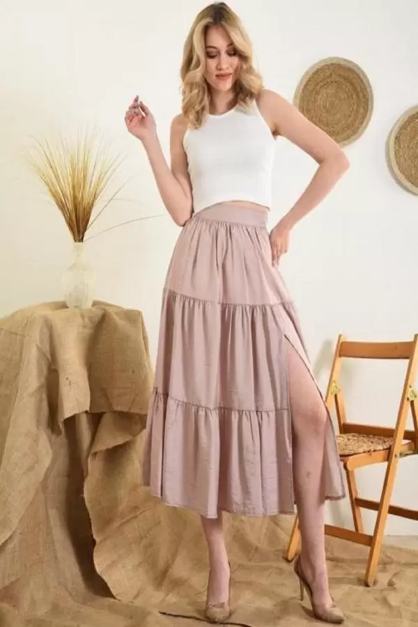 Belden Lastikli iki Yandan Yırtmaçlı Pileli Bej Kloş Kadın Etek