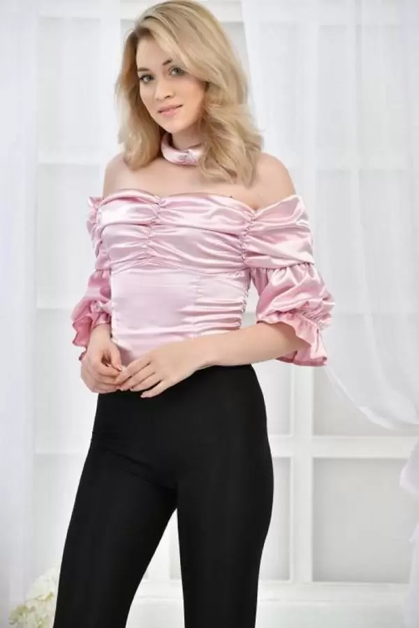 Straplez Yaka Prenses Kollu Saten Pudra Kadın Bluz