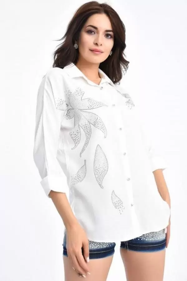 Yaprak Taş Dizili Kısa Kollu Beyaz Kadın Gömlek