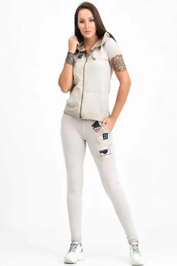 Yıkamalı Kısa Kollu Kapüşonlu ve Fermuarlı Nakışlı Bej Kadın Eşofman Takım