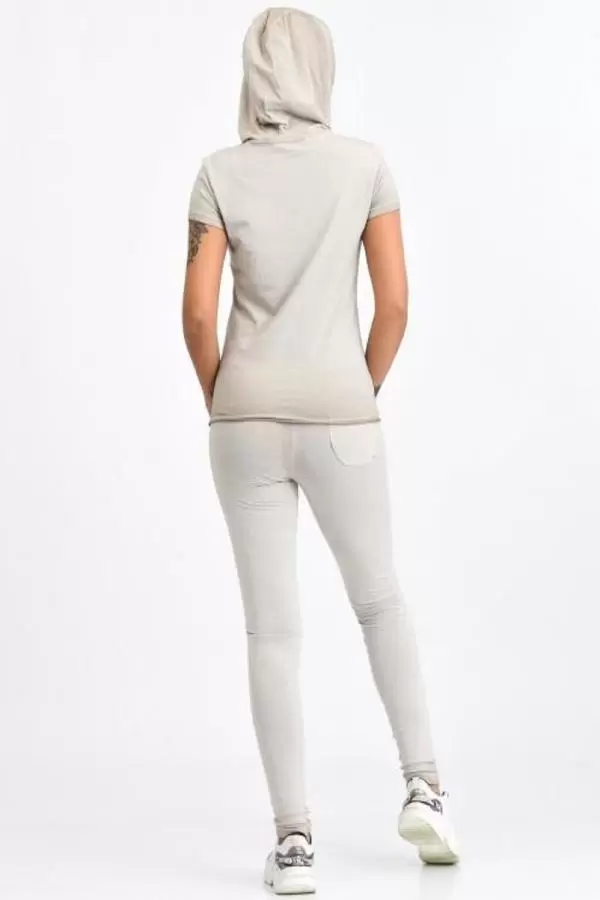 Yıkamalı Kısa Kollu Kapüşonlu ve Fermuarlı Nakışlı Bej Kadın Eşofman Takım
